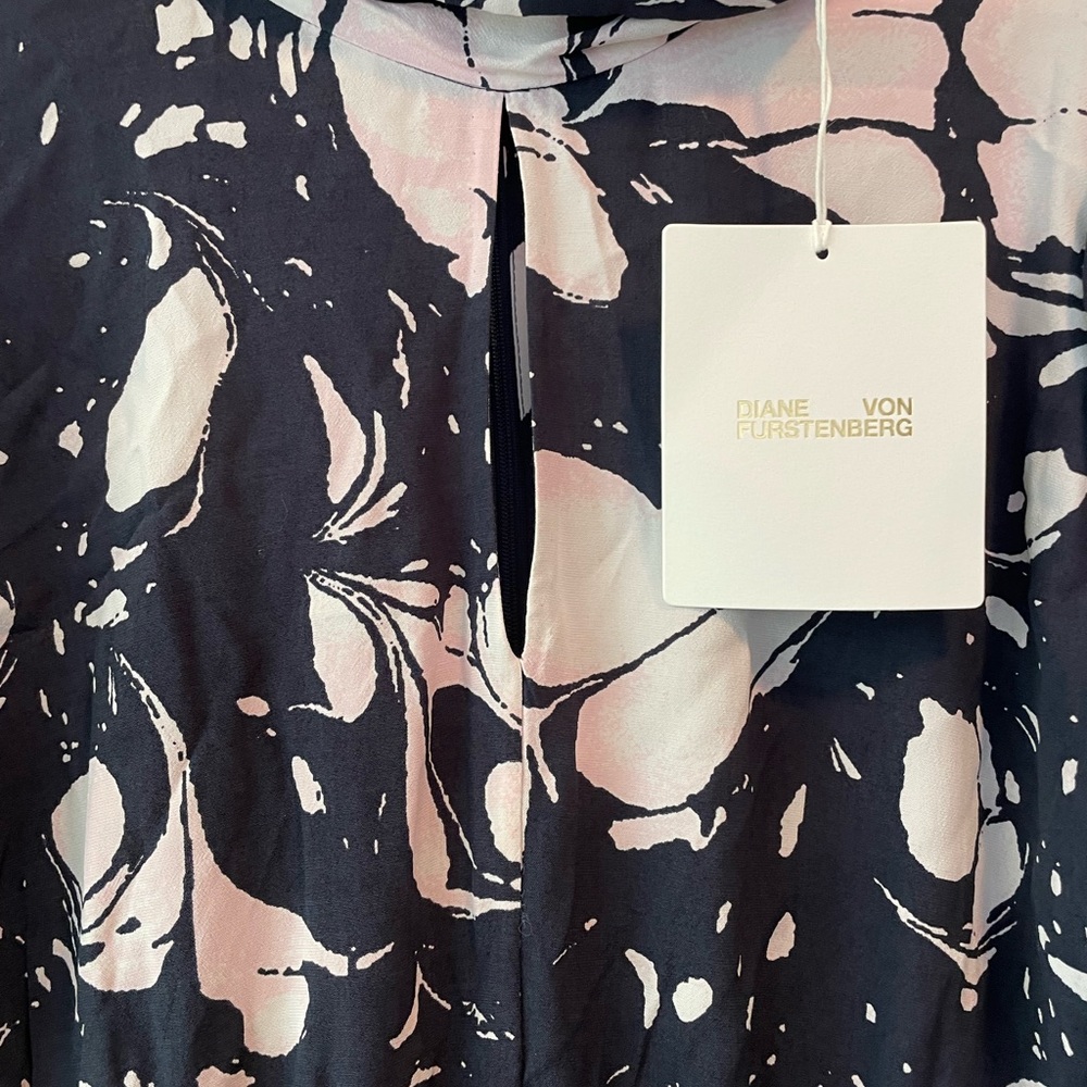 🆕 Diane Von Furstenberg mini dress.  Size 8 - Picture 7 of 10